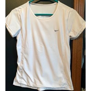Nike short sleeved tee